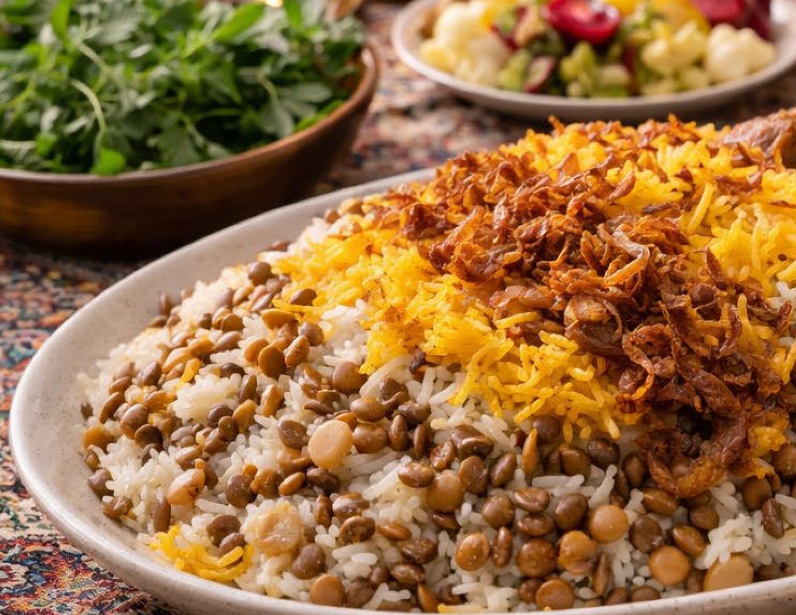 سفره‌ای با محصولات سوینج